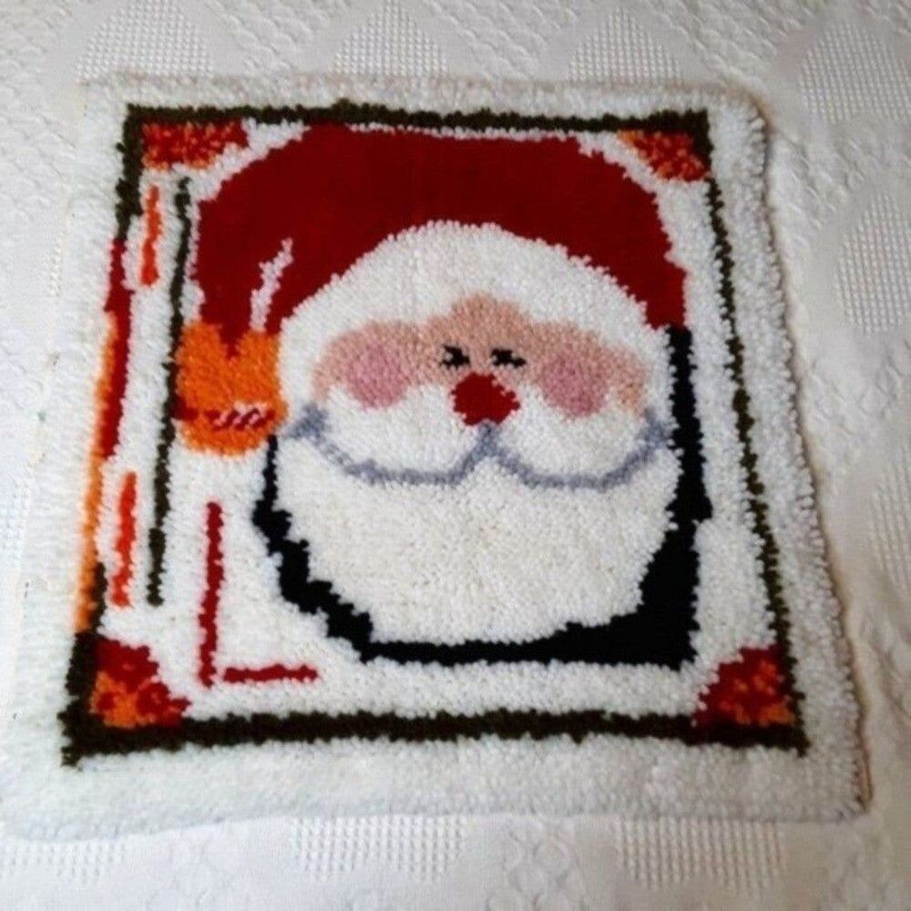 Vintage Christmas Finished Latch Hook Throw Rug Retro Kitschy Decor